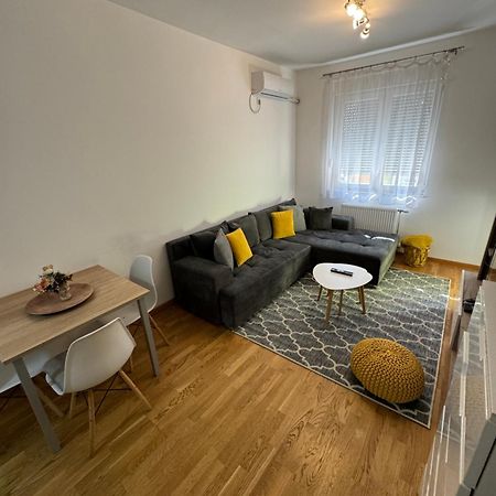 Novi Sad Apartman Lejlighed Eksteriør billede